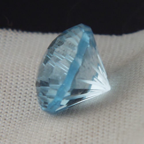 Bright Color and Fine Cutting Brilliant Blue Topaz 10.51 ct  Litnon.com