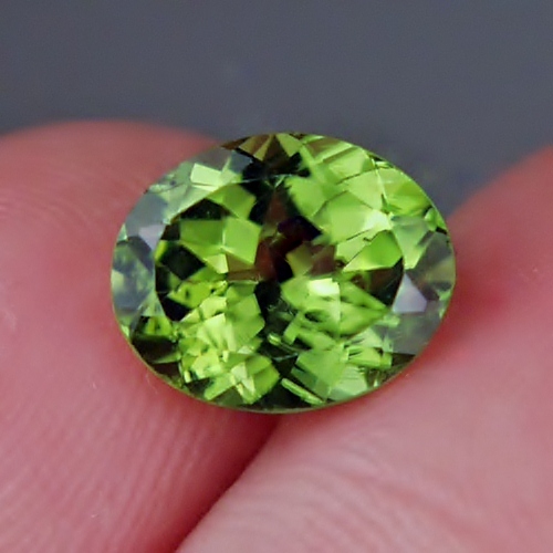 Fine Quality Bright and Pretty Arizona Peridot 3.42 ct  Litnon.com