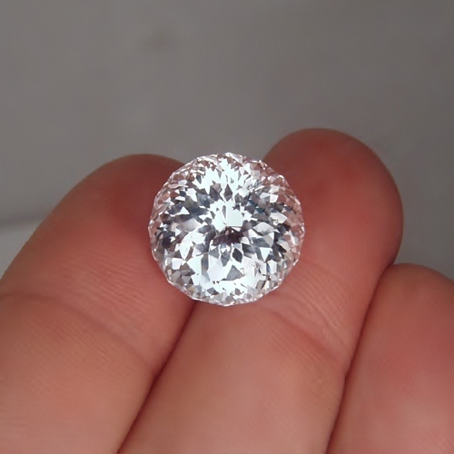 Artisan Cut White Lab Sapphire - Corrundum 23.28 ct.  Litnon.com