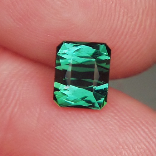 Fine Color and Bright Green Tourmaline Nigeria 2.53 ct  Litnon.com