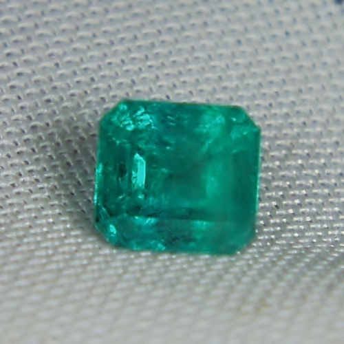 Bright & Nice Color! Untreated Colombian Emerald 1.33ct Litnon.com