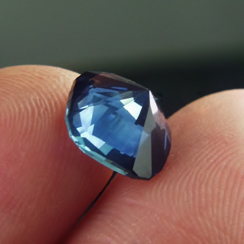  USA Cut Big and Rare Blue Montana Sapphire 5.07 Carats  Litnon.com