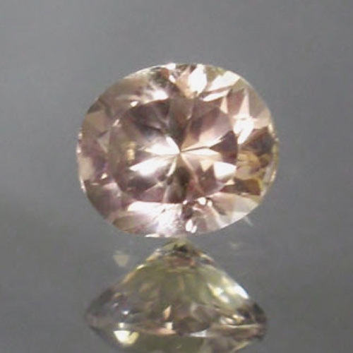 Very Brilliant Untreated Light Peach Color Sapphire Sri Lanka 3.33ct  Litnon.com