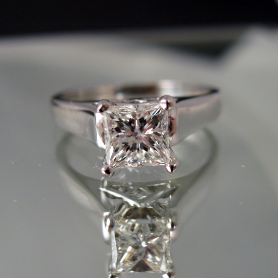 Quality Diamond Princess Cut 18 kt White Gold Diamond Ring 1.06 Carats  Litnon.com