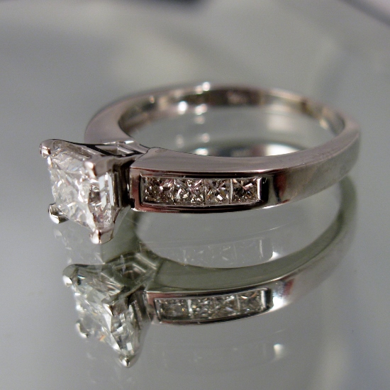 Quality Diamonds Estate 14 kt Diamond Ring  Litnon.com