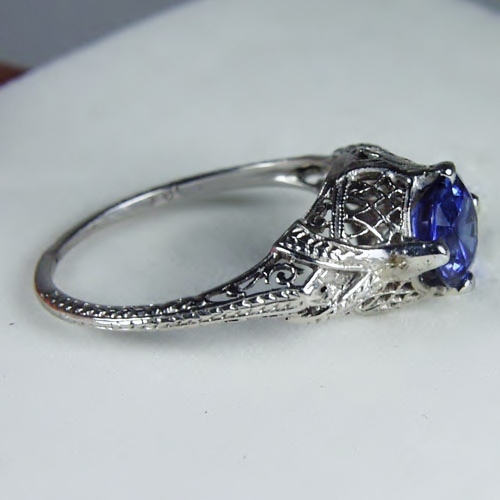 Antique Quality 18kt White Gold Ceylon Sapphire Ring  Litnon.com