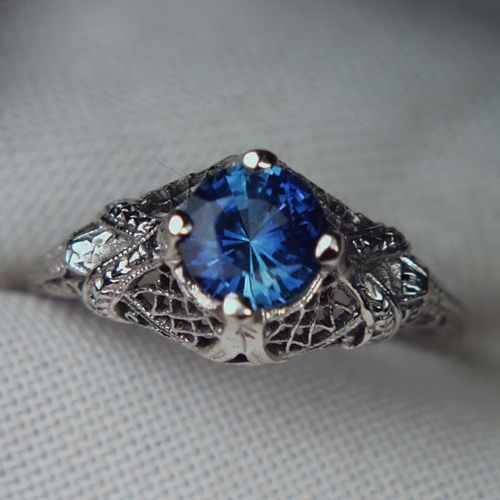 Antique Quality 18kt White Gold Ceylon Sapphire Ring  Litnon.com