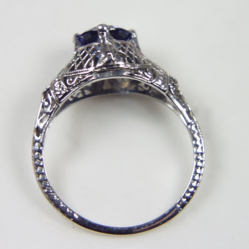 Antique Quality 18kt White Gold Ceylon Sapphire Ring  Litnon.com