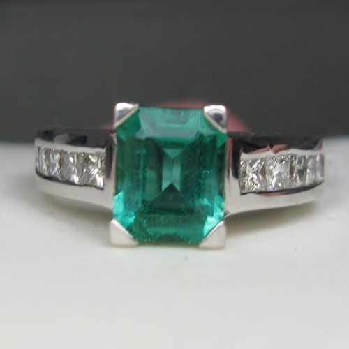 Estate I8kt White Gold Colombian Emerald and Diamond Ring  Litnon.com