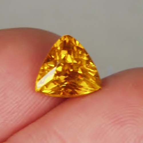  Rare Yellow Spanish Sphalerite Trillion 3.77 ct  Litnon.com