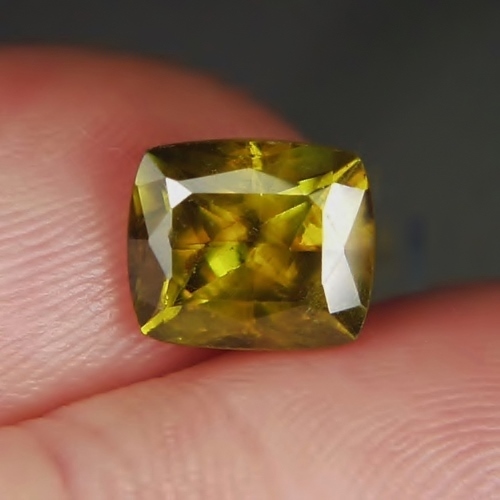 Color Shift Natural Sphene - Titanite Pakistan 3.34 ct *** Litnon.com