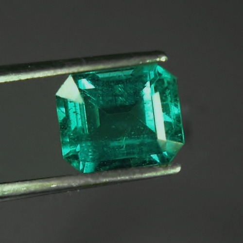 Bright and Rich Color Untreated Zambian Emerald 1.90 ct  Litnon.com