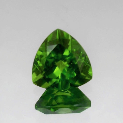 Fine Quality Bright and Pretty Arizona Peridot 4.92 ct  Litnon.com