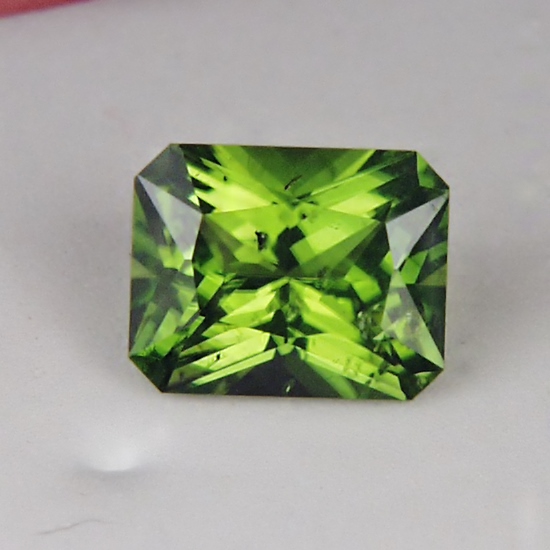 Fine Quality Bright and Pretty Arizona Peridot 3.71 ct Litnon.com
