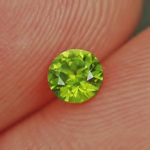 Brilliant Quality Natural Russian Demantoid Garnet  Litnon.com