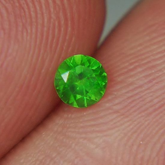 Rare Gem Glowing Green Russian Demantoid Garnet  Litnon.com