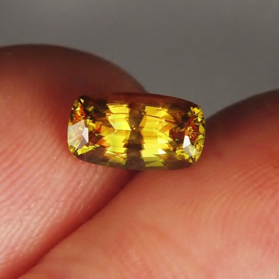 Multi Color Fire! Natural Sphene Pakistan 1.73 ct  Litnon.com