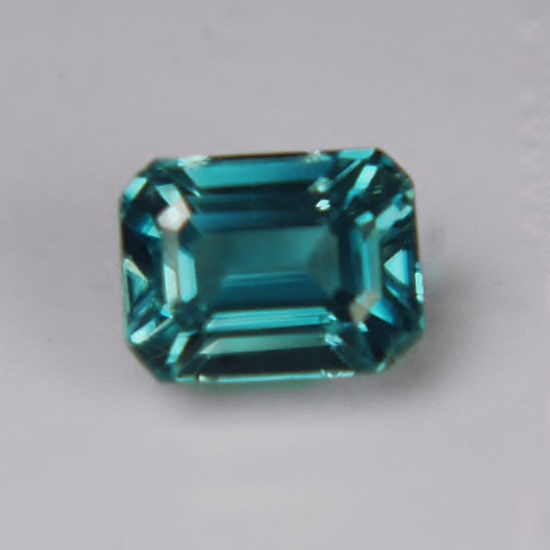Bright and Fine Color Blue Zircon Cambodia 2.89 ct  Litnon.com