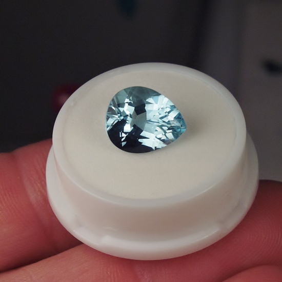 Fine Color Old Stock Aquamarine Brazil 3.77 ct  Litnon.com