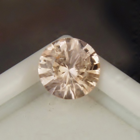 Very Brilliant Untreated Light Golden Color Ceylon Sapphire 1.24 ct  Litnon.com
