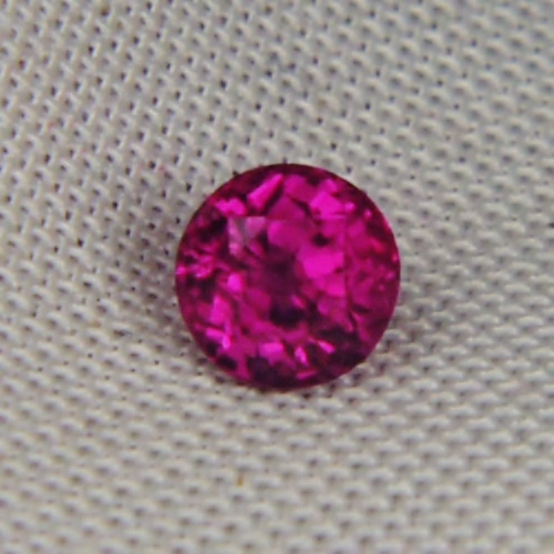 Fine Color and Bright Natural Mozambique Ruby 0.93 ct  Litnon.com