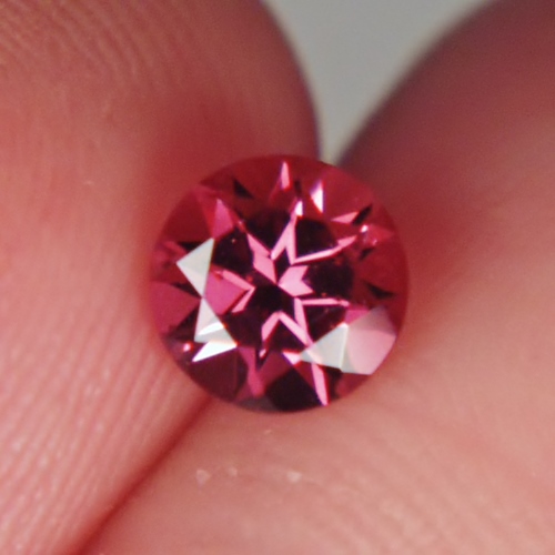 Top Cut Hot Pink Umbalite Garnet Tanzania 1.03 ct  Litnon.com