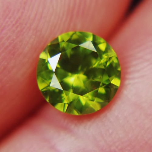 Huge and Rare Natural Russian Demantoid Garnet 1.53 ct  Litnon.com