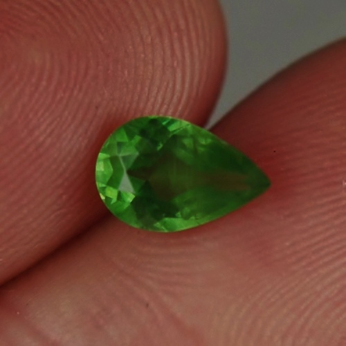 Vintage Old Mine Russian Demantoid Garnet 1.24 ct  Litnon.com