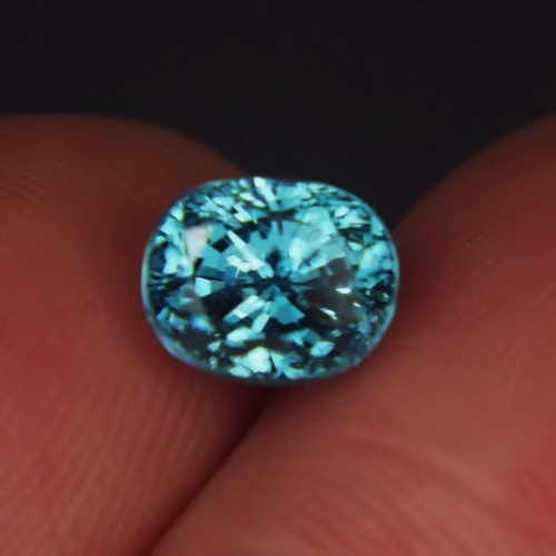 Special Price Bright and Nice Color Blue Zircon Cambodia 3.67 ct  Litnon.com