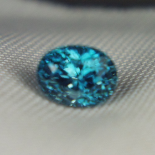 Special Price Bright and Rich Color Blue Zircon Cambodia 2.78 ct  Litnon.com