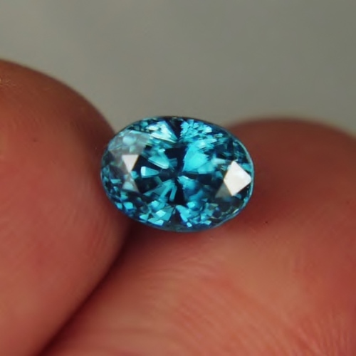 Special Price Bright and Rich Color Blue Zircon Cambodia 3.26 ct  Litnon.com