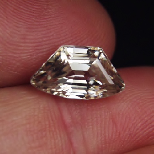  Big! Harts Range Australia Honey Golden Zircon 5.67ct  Litnon.com
