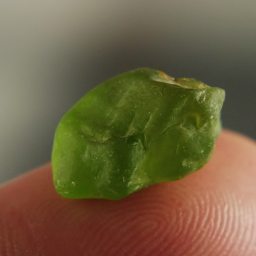 Fine Color and Clean Peridot Facet Rough Pakistan 8.41 ct  Litnon.com