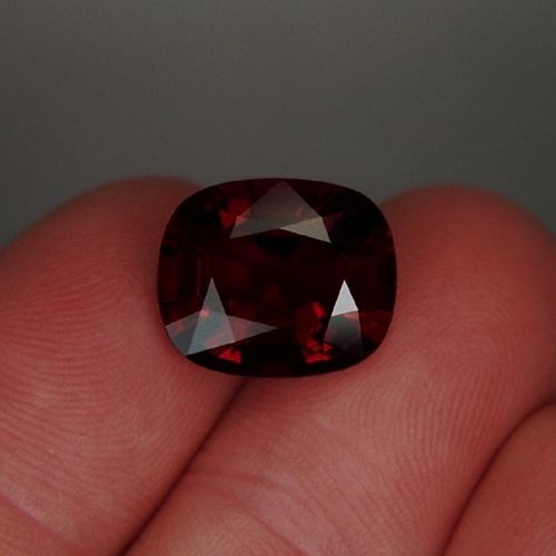Huge Deep Red Natural South East Asia Spinel 11.30 ct  Litnon.com