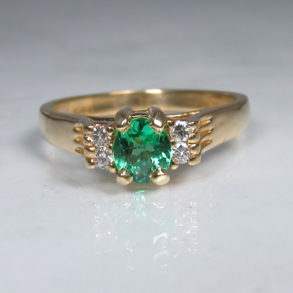 Fine Color Colombian Emerald and Diamond Ring 14 kt  Litnon.com