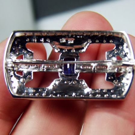 High End Sapphire and Diamond Brooch - Pin 18 kt White Gold  Litnon.com