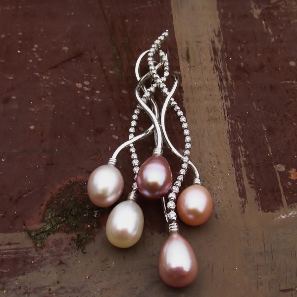 Pearl brooch Litnon.com