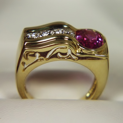 Fine Pink Natural Sapphire 14 kt Gold and Diamond Ring  Litnon.com