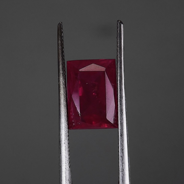 Fine Color and Bright Natural Winza Ruby Tanzania 3.29 ct  Litnon.com