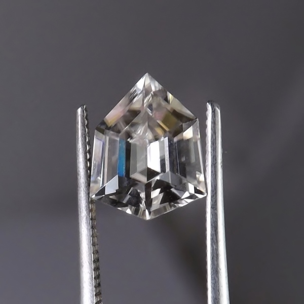 Bright Well Cut Natural Zircon Tanzania 1.84 ct  Litnon.com