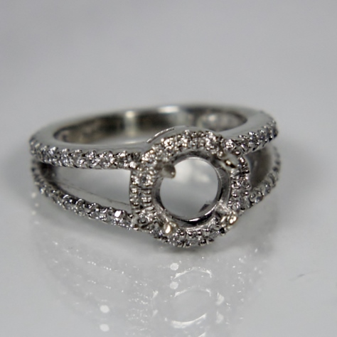 Classic Diamond 14 kt White Gold Halo Ring Setting 0.50 ct tw  Litnon.com