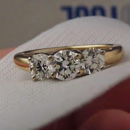 Quality and Value Ladies 3 Diamond 14 kt Gold ring 1.50 ct tw  Litnon.com