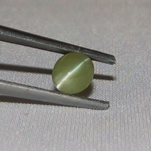 Rare Sharp Cats Eye Chrysoberyl Cabochon 1.37 carats Litnon.com