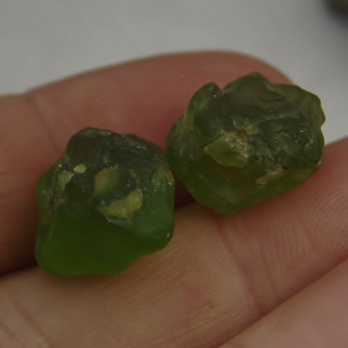 Fine Color and Clean Peridot Facet Rough Arizona 36.01ct  Litnon.com