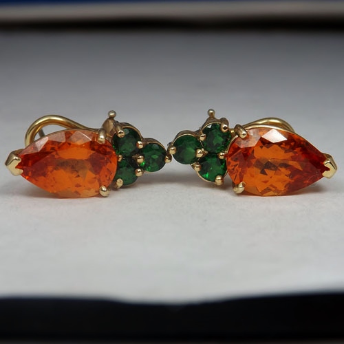 Mandarin Garnet & Tsavorite Garnet 18 kt Earrings GL Litnon.com