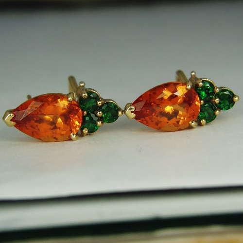 Mandarin Garnet & Tsavorite Garnet 18 kt Earrings GL Litnon.com