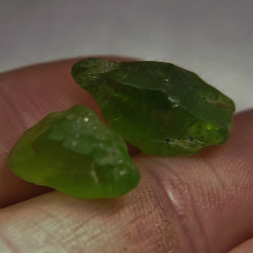 Big Top Color and Clarity Peridot Facet Rough Arizona 28.09 ct tw  Litnon.com