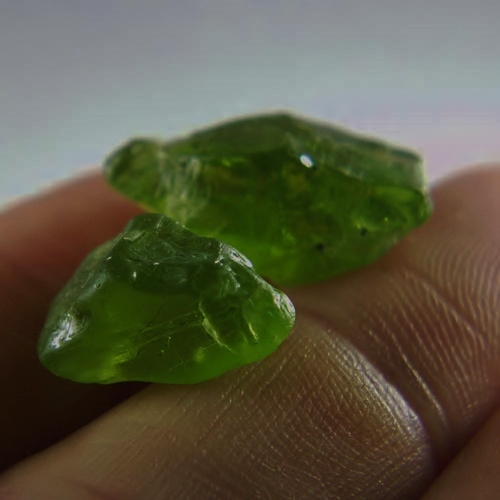 Big Top Color and Clarity Peridot Facet Rough Arizona 28.09 ct tw  Litnon.com