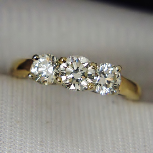 Estate Ladies I4 KT 3 Diamond Ring 1.20 ct tw  Litnon.com