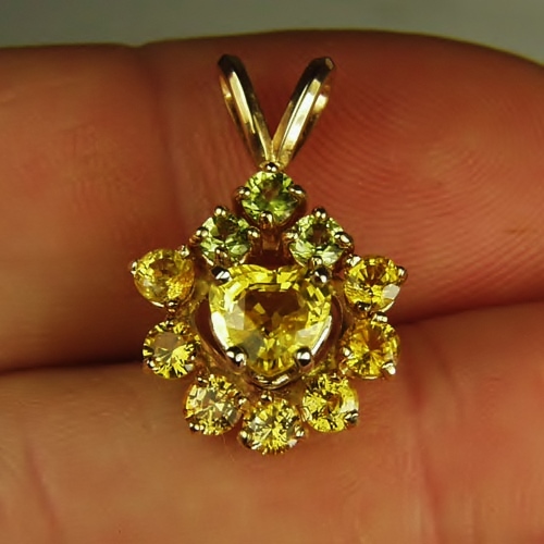 Bright! Natural Yellow Sapphire & Peridot Pendant 14 kt GLI  Litnon.com
